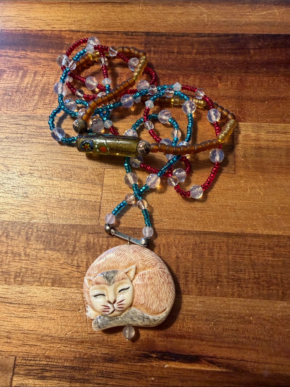Carved Like Sleeping Cat Pendant With Colorful Beads Necklace